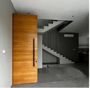 Pivot door, South Jakarta