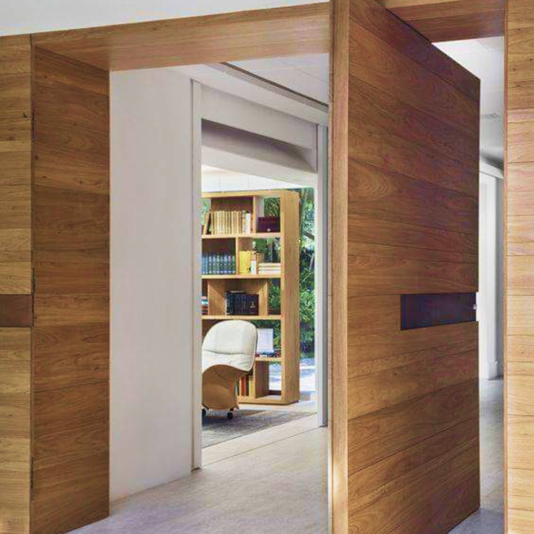 WiraDoor pivot door
